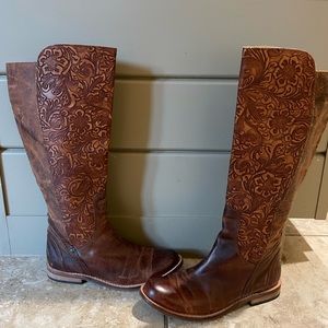 Virginia riding boot spirit Lucchese size 6 but fits like 7